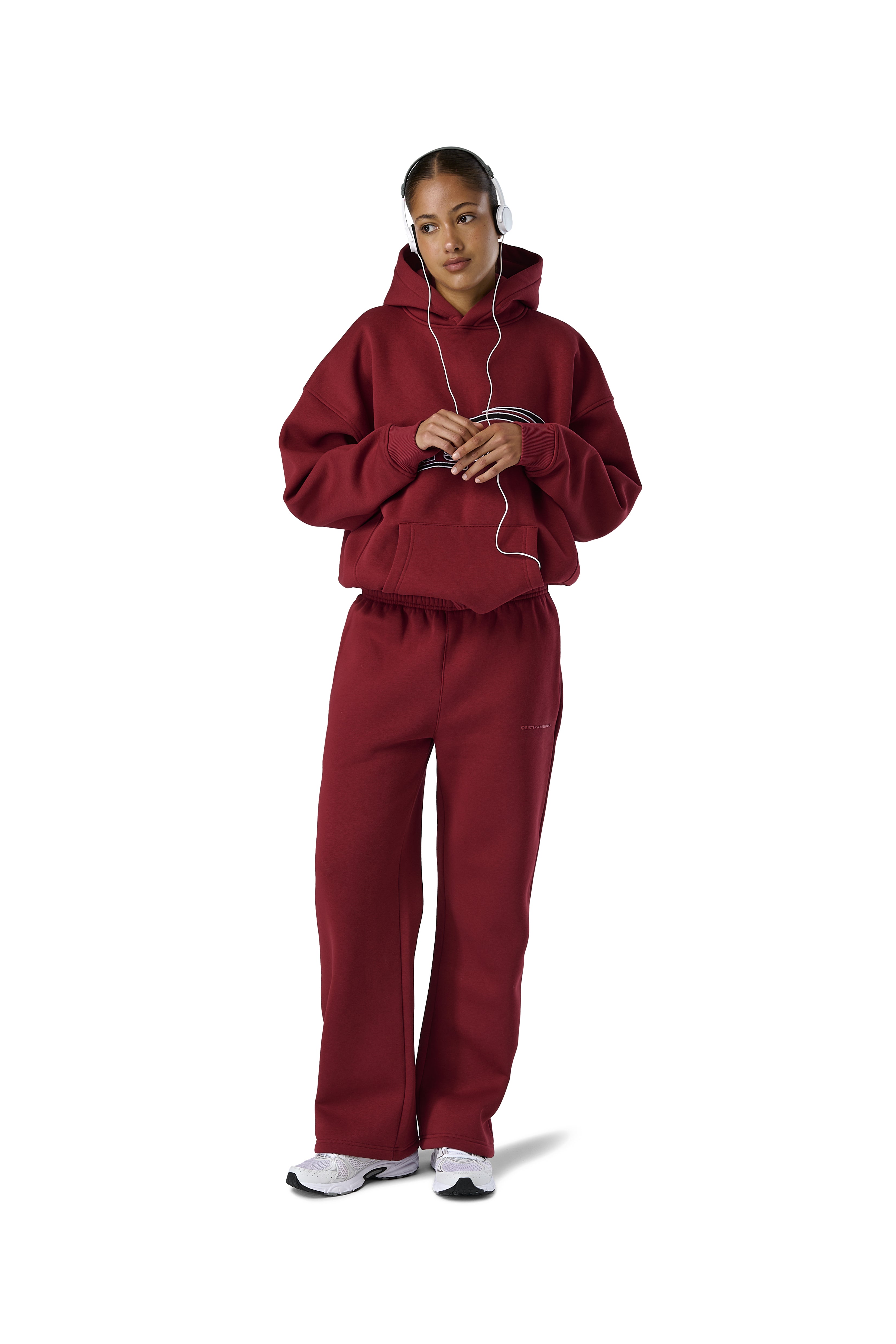 Model Iman is 5ft 9" and wears size S.